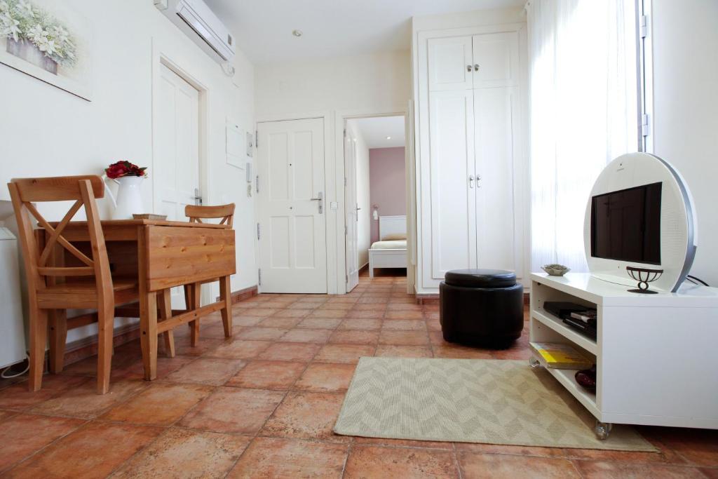 Apartamento Tirso De Molina Madrid Oda fotoğraf